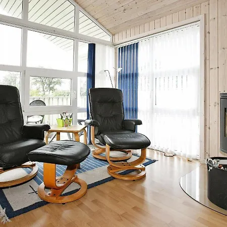 Four-bedroom Holiday In 6 Ferienhaus